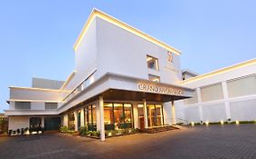 The Grand Ambassador Hotel